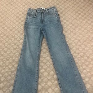 Adorable slightly worn zara jeans